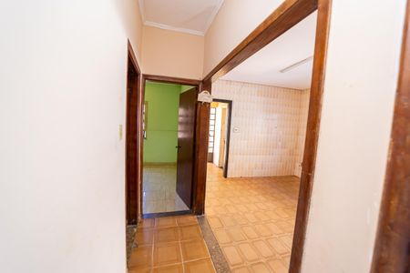 Casa à venda com 310m², 3 quartos e 3 vagasCorredor