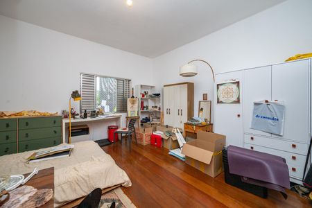 Casa à venda com 500m², 5 quartos e 2 vagasSuíte 1