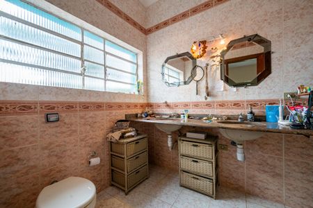 Casa à venda com 500m², 5 quartos e 2 vagasBanheiro da Suíte 1