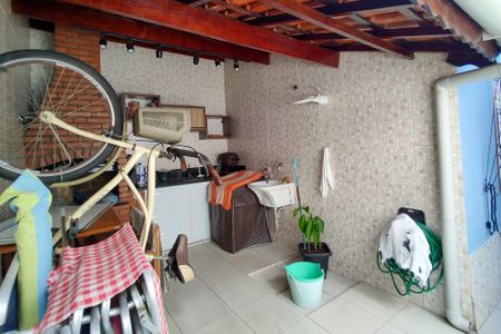 Casa para alugar com 88m², 2 quartos e 2 vagasQuintal