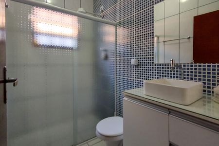 Casa para alugar com 88m², 2 quartos e 2 vagasBanheiro