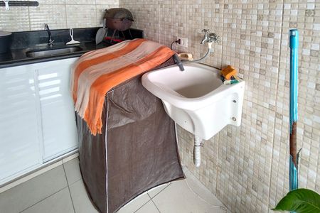 Casa para alugar com 88m², 2 quartos e 2 vagasQuintal