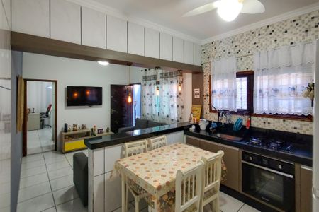 Casa para alugar com 88m², 2 quartos e 2 vagasCozinha