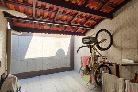 Casa para alugar com 88m², 2 quartos e 2 vagasQuintal