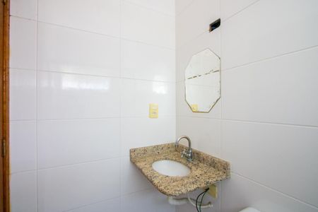 Apartamento para alugar com 47m², 2 quartos e 1 vaga Apartamento para alugar com 47m², 2 quartos e 1 vagaBanheiro do quarto 1