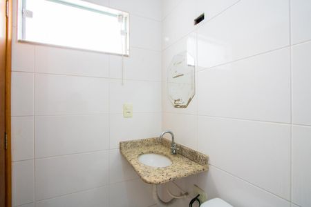Apartamento para alugar com 47m², 2 quartos e 1 vaga Apartamento para alugar com 47m², 2 quartos e 1 vagaBanheiro social