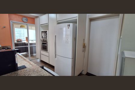 Apartamento à venda com 147m², 3 quartos e 3 vagas Apartamento à venda com 147m², 3 quartos e 3 vagasCozinha