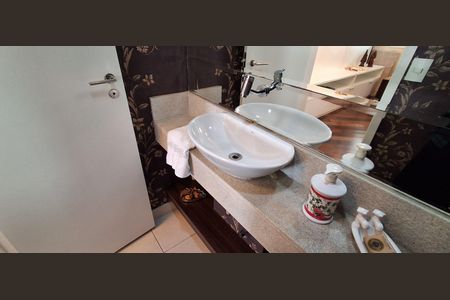 Apartamento à venda com 147m², 3 quartos e 3 vagas Apartamento à venda com 147m², 3 quartos e 3 vagasLavabo