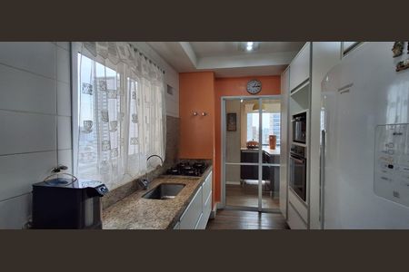 Apartamento à venda com 147m², 3 quartos e 3 vagas Apartamento à venda com 147m², 3 quartos e 3 vagasCozinha