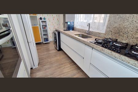 Apartamento à venda com 147m², 3 quartos e 3 vagas Apartamento à venda com 147m², 3 quartos e 3 vagasCozinha