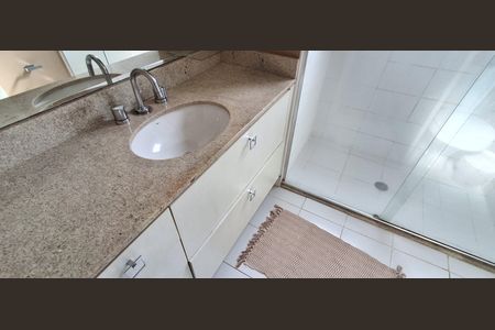 Apartamento à venda com 147m², 3 quartos e 3 vagas Apartamento à venda com 147m², 3 quartos e 3 vagasBanheiro Suíte Master