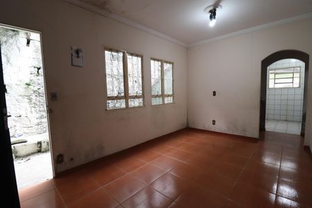 Casa à venda com 90m², 3 quartos e 3 vagasSala