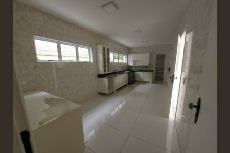 Casa à venda com 304m², 4 quartos e 3 vagas