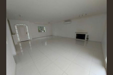 Casa à venda com 304m², 4 quartos e 3 vagas