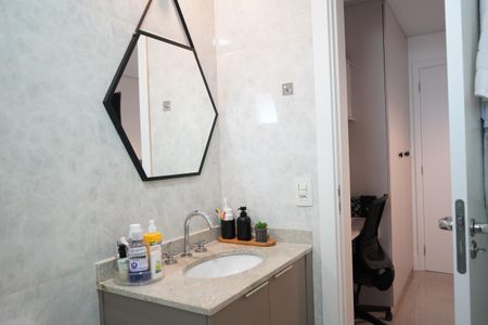 Apartamento à venda com 119m², 3 quartos e 2 vagasBanheiro da Suíte 1