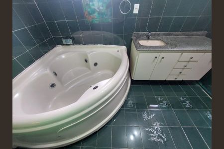 Casa à venda com 486m², 4 quartos e 4 vagas Casa à venda com 486m², 4 quartos e 4 vagasBanheiro Suíte 1