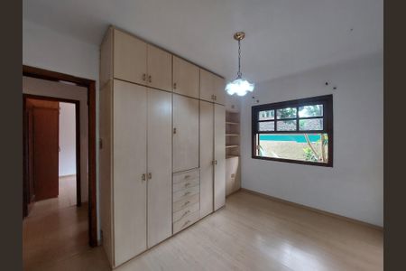 Casa à venda com 486m², 4 quartos e 4 vagas Casa à venda com 486m², 4 quartos e 4 vagasQuarto 1