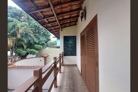 Casa à venda com 486m², 4 quartos e 4 vagas Casa à venda com 486m², 4 quartos e 4 vagasVaranda da Suíte 1