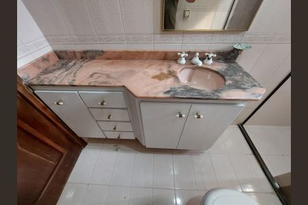 Casa à venda com 486m², 4 quartos e 4 vagas Casa à venda com 486m², 4 quartos e 4 vagasBanheiro Social