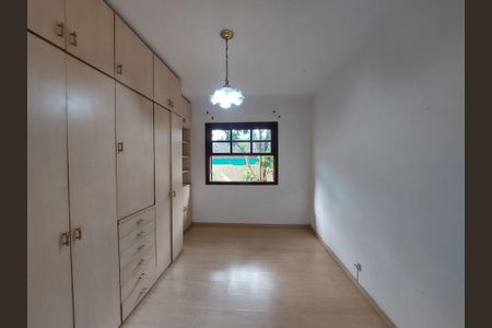 Casa à venda com 486m², 4 quartos e 4 vagas Casa à venda com 486m², 4 quartos e 4 vagasBanheiro Suíte 2