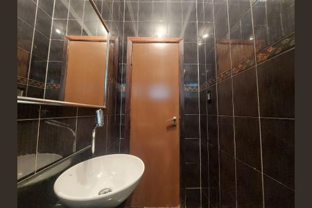 Casa à venda com 486m², 4 quartos e 4 vagas Casa à venda com 486m², 4 quartos e 4 vagasLavabo