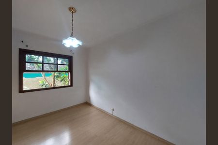 Casa à venda com 486m², 4 quartos e 4 vagas Casa à venda com 486m², 4 quartos e 4 vagasQuarto 1