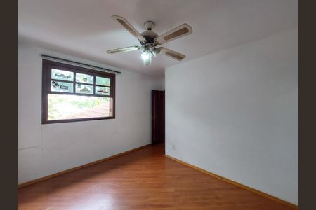 Casa à venda com 486m², 4 quartos e 4 vagas Casa à venda com 486m², 4 quartos e 4 vagasSuíte 2