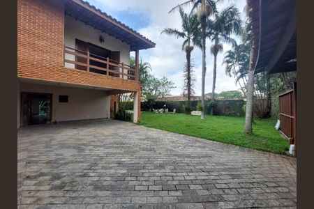 Casa à venda com 486m², 4 quartos e 4 vagas Casa à venda com 486m², 4 quartos e 4 vagasGaragem