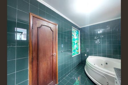 Casa à venda com 486m², 4 quartos e 4 vagas Casa à venda com 486m², 4 quartos e 4 vagasBanheiro Suíte 1