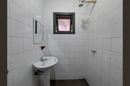 Casa à venda com 486m², 4 quartos e 4 vagas Casa à venda com 486m², 4 quartos e 4 vagasBanheiro na Área de Lazer