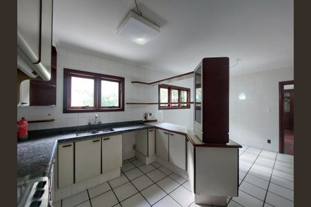 Casa à venda com 486m², 4 quartos e 4 vagas Casa à venda com 486m², 4 quartos e 4 vagasCozinha