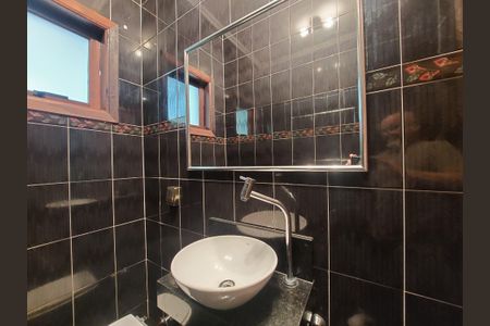 Casa à venda com 486m², 4 quartos e 4 vagas Casa à venda com 486m², 4 quartos e 4 vagasLavabo