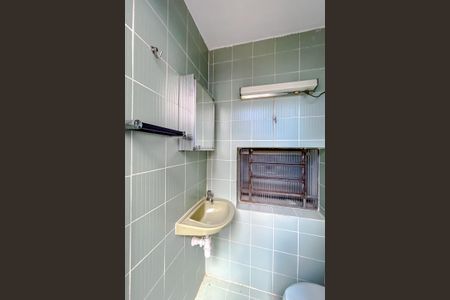 Casa à venda com 300m², 3 quartos e 2 vagasBanheiro de serviço