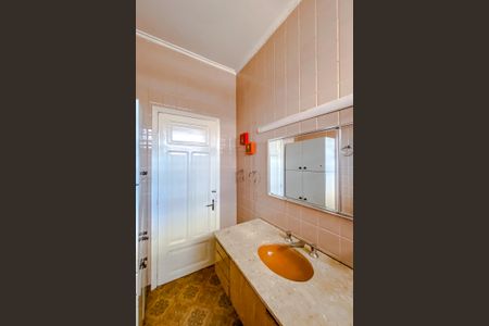 Casa à venda com 300m², 3 quartos e 2 vagasBanheiro