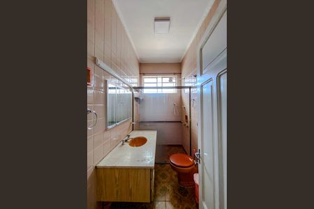 Casa à venda com 300m², 3 quartos e 2 vagasBanheiro