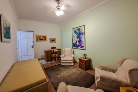 Casa à venda com 247m², 8 quartos e 1 vagaQuarto 