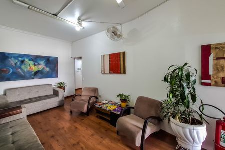 Casa à venda com 247m², 8 quartos e 1 vagaSala