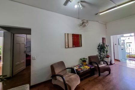 Casa à venda com 247m², 8 quartos e 1 vagaSala