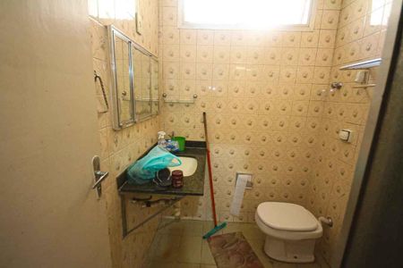 Casa à venda com 220m², 3 quartos e 3 vagasBanheiro Social