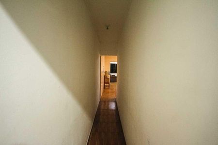 Casa à venda com 220m², 3 quartos e 3 vagasCorredor