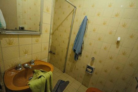 Casa à venda com 220m², 3 quartos e 3 vagasBanheiro da Suíte