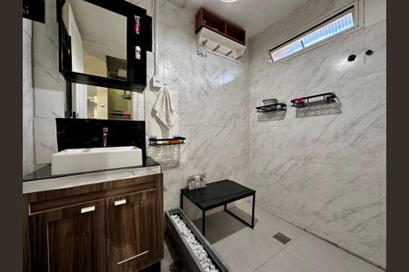 Apartamento para alugar com 120m², 2 quartos e sem vaga Apartamento para alugar com 120m², 2 quartos e sem vagaBanheiro Social