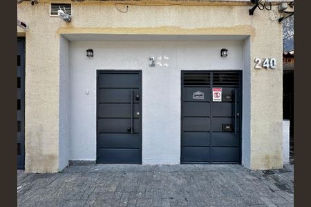 Apartamento para alugar com 120m², 2 quartos e sem vaga Apartamento para alugar com 120m², 2 quartos e sem vagaFachada