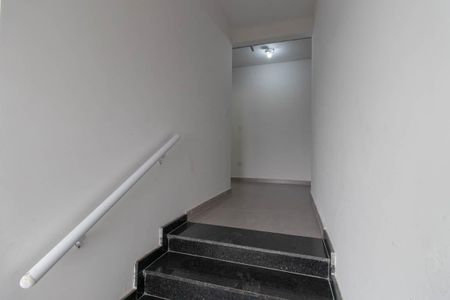 Studio à venda com 29m², 1 quarto e sem vagaEscada