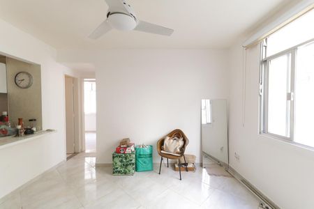 Apartamento à venda com 55m², 2 quartos e sem vaga Apartamento à venda com 55m², 2 quartos e sem vagaSala/Cozinha