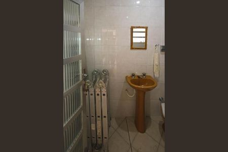 Casa à venda com 280m², 2 quartos e 3 vagas Casa à venda com 280m², 2 quartos e 3 vagasBanheiro de Serviço 2