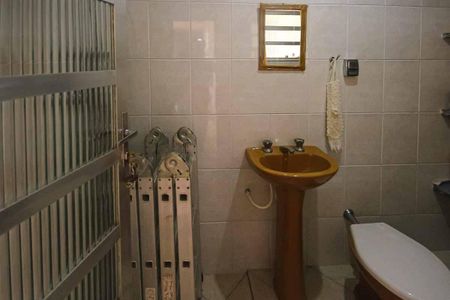Casa à venda com 280m², 2 quartos e 3 vagas Casa à venda com 280m², 2 quartos e 3 vagasBanheiro de Serviço 2
