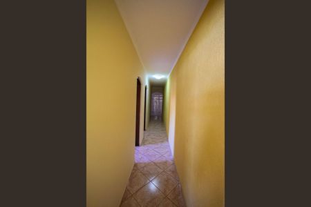 Casa à venda com 280m², 2 quartos e 3 vagas Casa à venda com 280m², 2 quartos e 3 vagasCorredor
