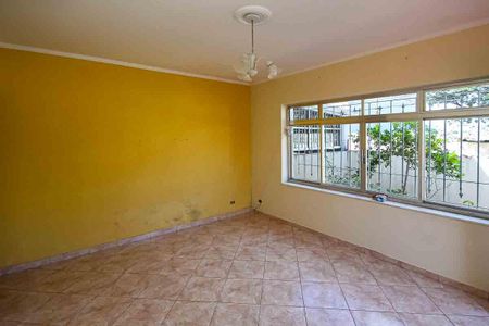 Casa à venda com 280m², 2 quartos e 3 vagas Casa à venda com 280m², 2 quartos e 3 vagasSala