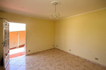 Casa à venda com 280m², 2 quartos e 3 vagas Casa à venda com 280m², 2 quartos e 3 vagasSala